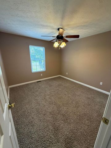 375 Jeffries Lane, Hustonville, KY 40437