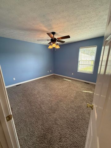 375 Jeffries Lane, Hustonville, KY 40437