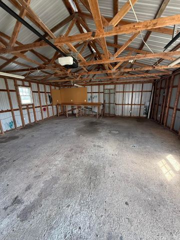 375 Jeffries Lane, Hustonville, KY 40437