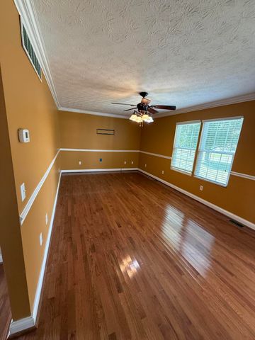 375 Jeffries Lane, Hustonville, KY 40437