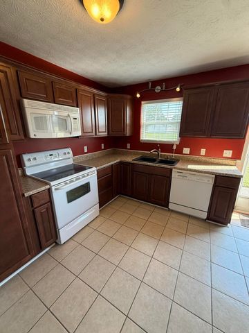 375 Jeffries Lane, Hustonville, KY 40437