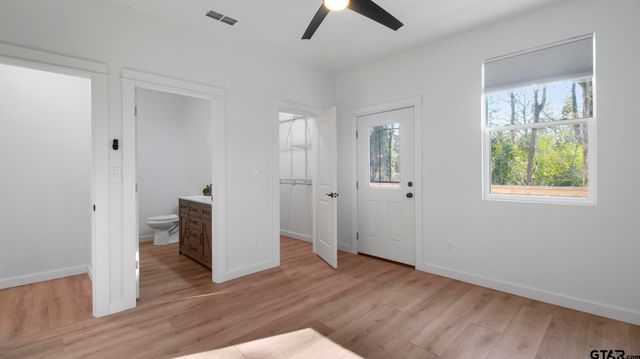 837 Red Bud Cir, Bullard, TX 75757