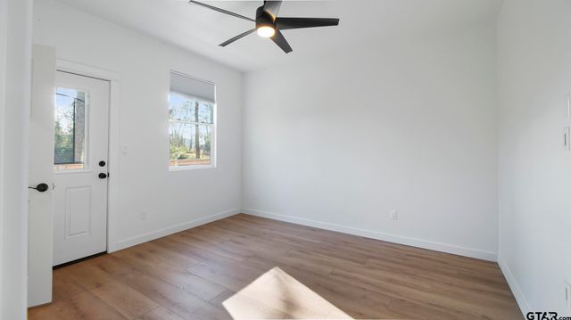 837 Red Bud Cir, Bullard, TX 75757