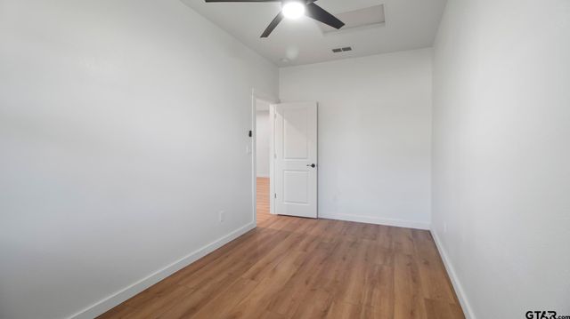 837 Red Bud Cir, Bullard, TX 75757