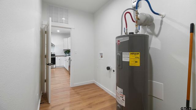 837 Red Bud Cir, Bullard, TX 75757