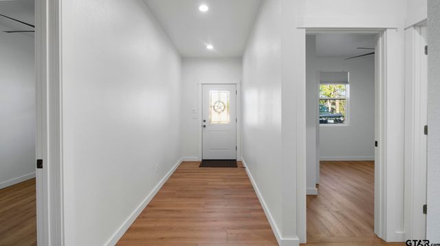 837 Red Bud Cir, Bullard, TX 75757