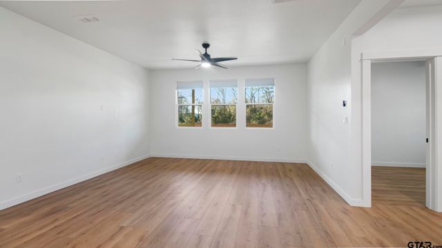 837 Red Bud Cir, Bullard, TX 75757