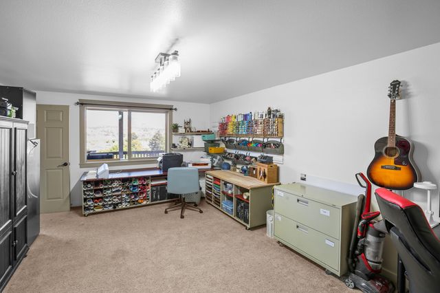 463 Elm Street, Phoenix, OR 97535