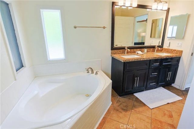 23301 Ridge Route 207, Laguna Hills, CA 92653