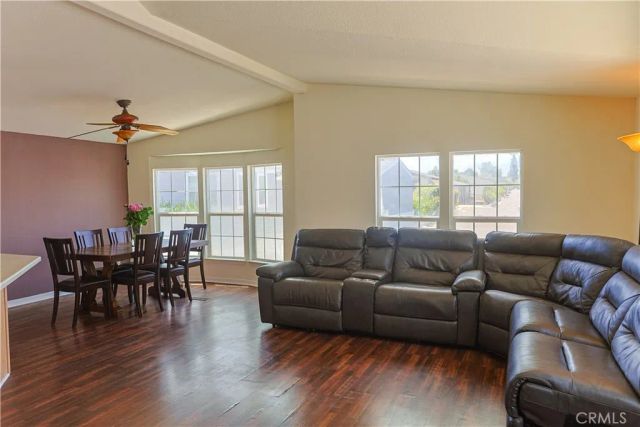 23301 Ridge Route 207, Laguna Hills, CA 92653
