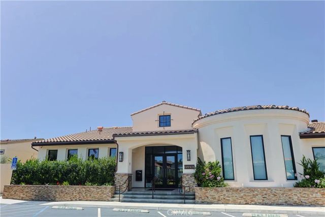23301 Ridge Route 207, Laguna Hills, CA 92653