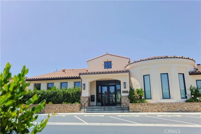 23301 Ridge Route 207, Laguna Hills, CA 92653