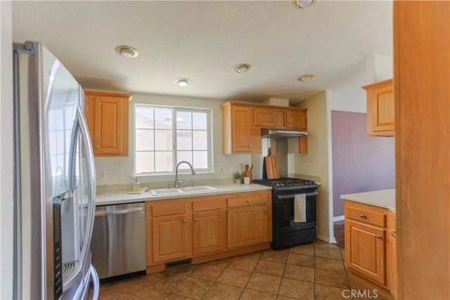 23301 Ridge Route 207, Laguna Hills, CA 92653