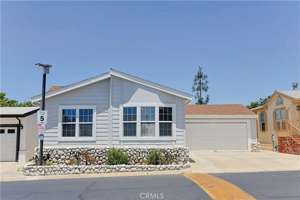 23301 Ridge Route 207, Laguna Hills, CA 92653
