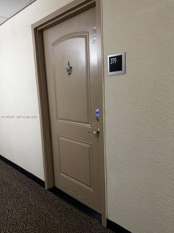 100 Bayview Dr 319, Sunny Isles Beach, FL 33160