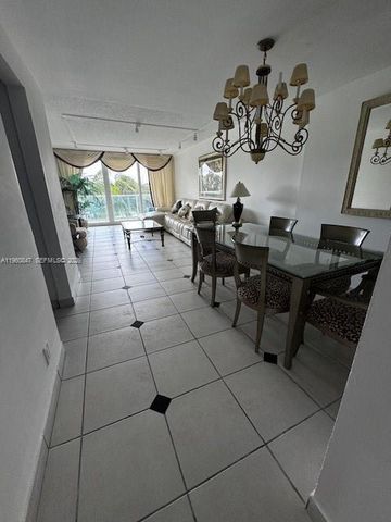 100 Bayview Dr 319, Sunny Isles Beach, FL 33160