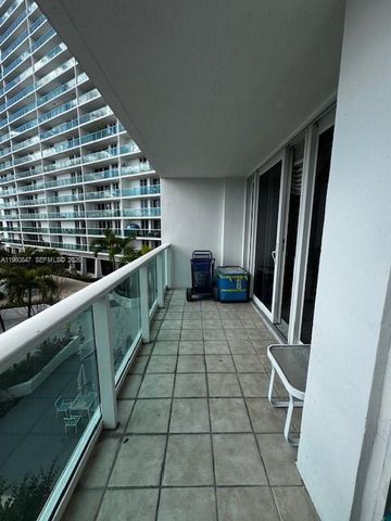 100 Bayview Dr 319, Sunny Isles Beach, FL 33160