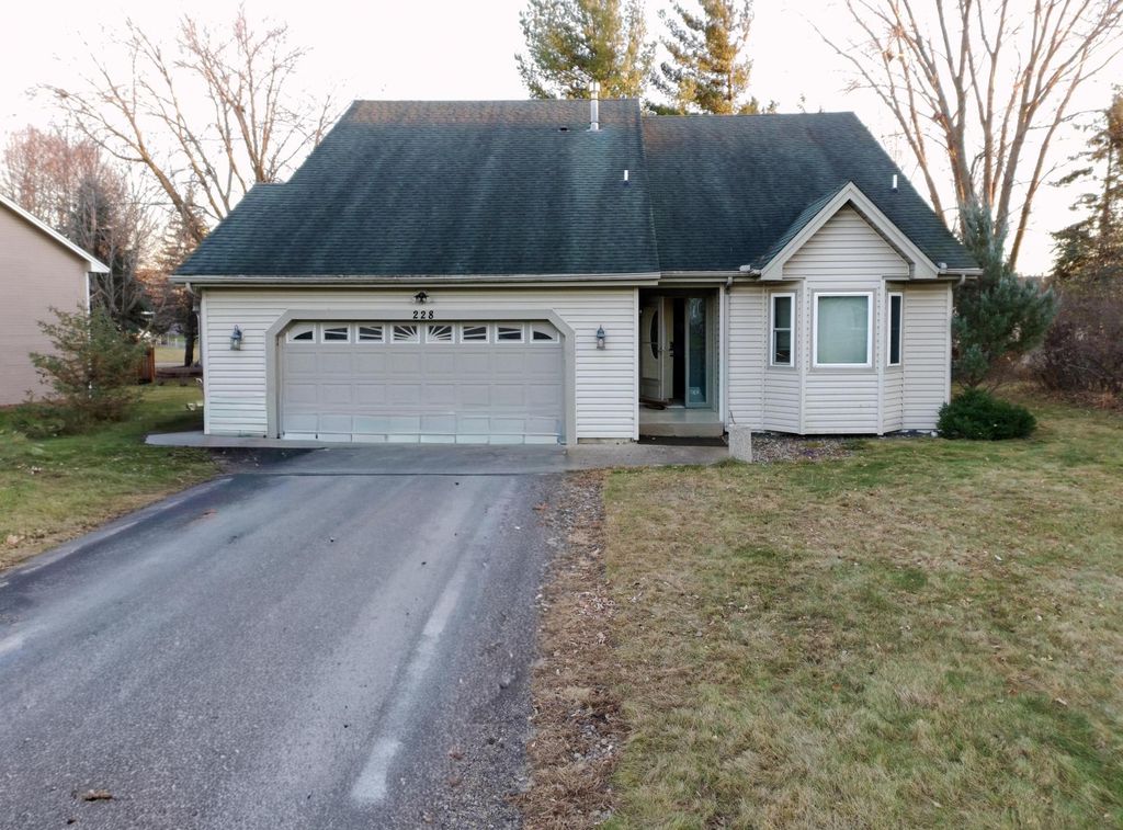 228 126th Avenue NW, Minneapolis, MN 55448