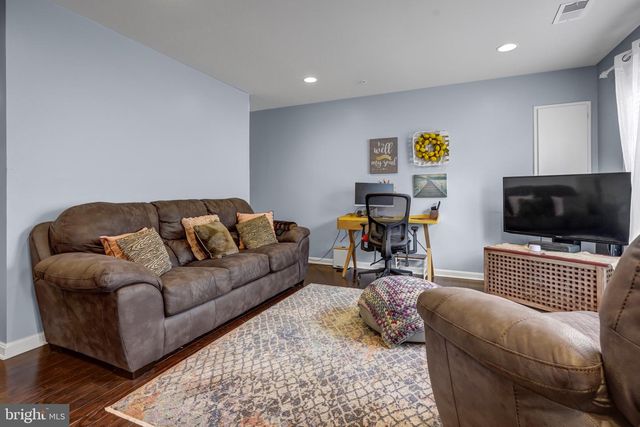 9317 GEATON PARK PL, Lanham, MD 20706