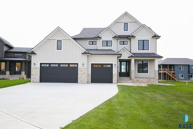 5605 E Canter Ridge Cir Circle, Sioux Falls, SD 57110