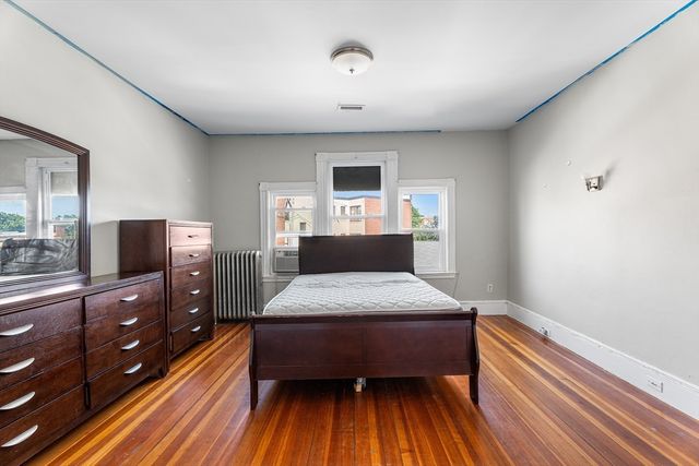 27 Brinsley St, Boston, MA 02121