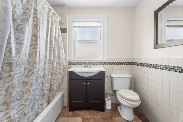 27 Brinsley St, Boston, MA 02121