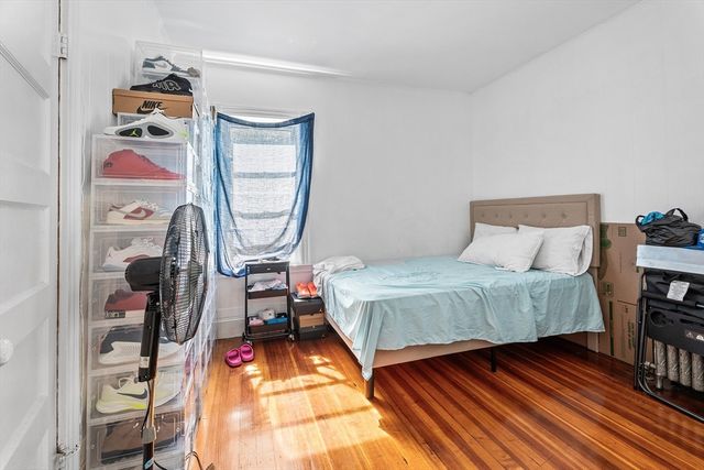 27 Brinsley St, Boston, MA 02121