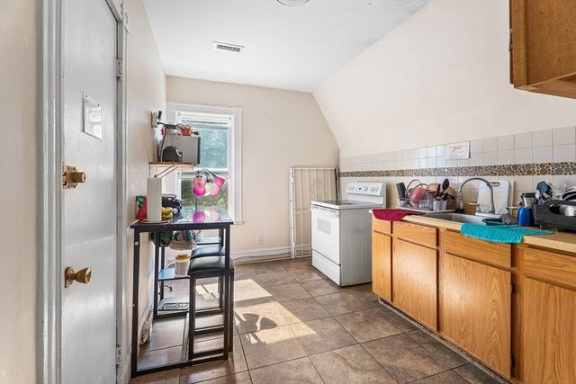 27 Brinsley St, Boston, MA 02121