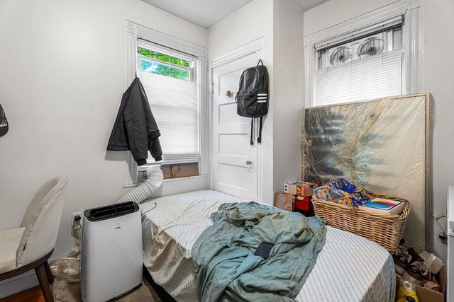 27 Brinsley St, Boston, MA 02121