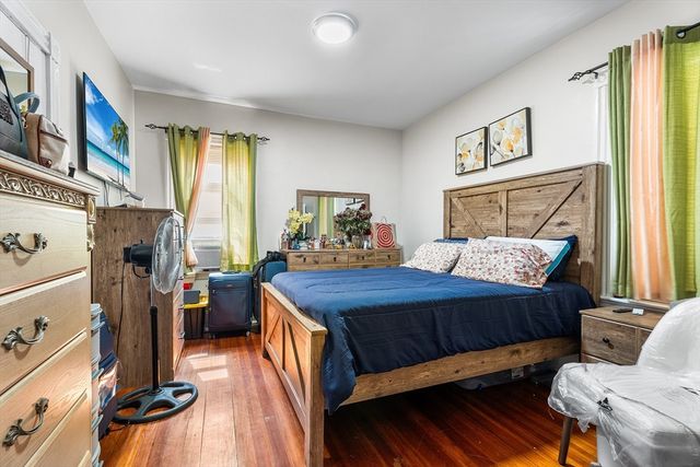 27 Brinsley St, Boston, MA 02121