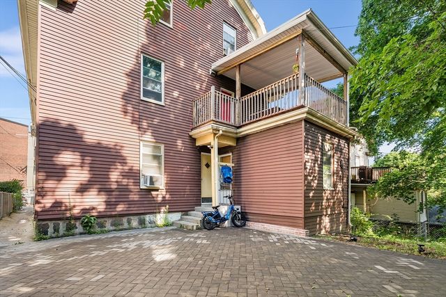 27 Brinsley St, Boston, MA 02121