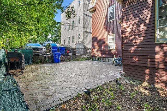 27 Brinsley St, Boston, MA 02121