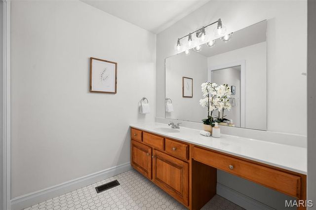 1317 Ann Avenue, Kirkwood, MO 63122