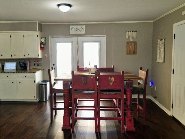 215 N Karl Cayton Street, Groesbeck, TX 76642