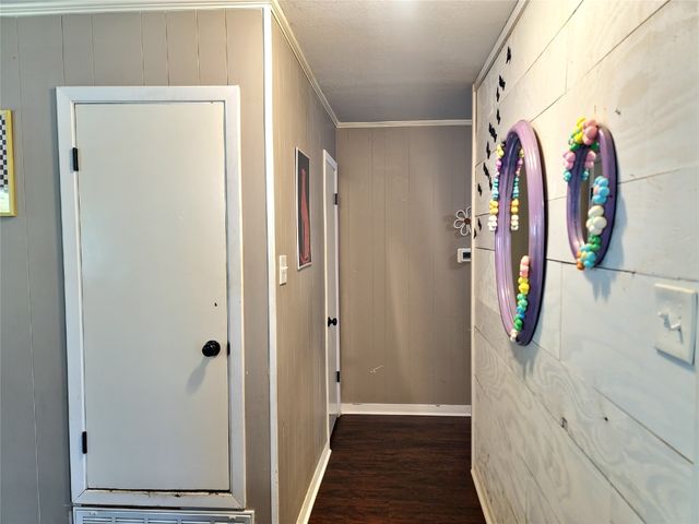 215 N Karl Cayton Street, Groesbeck, TX 76642