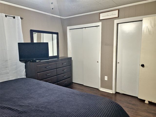 215 N Karl Cayton Street, Groesbeck, TX 76642