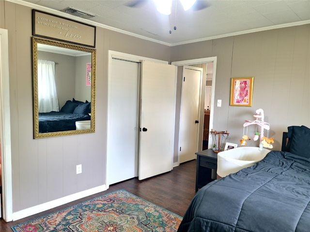 215 N Karl Cayton Street, Groesbeck, TX 76642