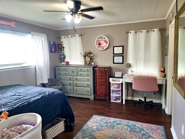 215 N Karl Cayton Street, Groesbeck, TX 76642