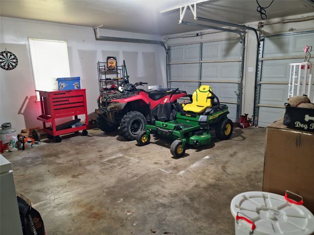 215 N Karl Cayton Street, Groesbeck, TX 76642