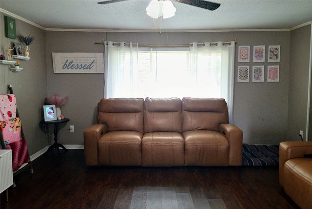 215 N Karl Cayton Street, Groesbeck, TX 76642