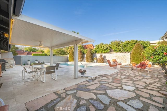 2128 N Villa Maria Road, Claremont, CA 91711