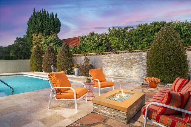 2128 N Villa Maria Road, Claremont, CA 91711