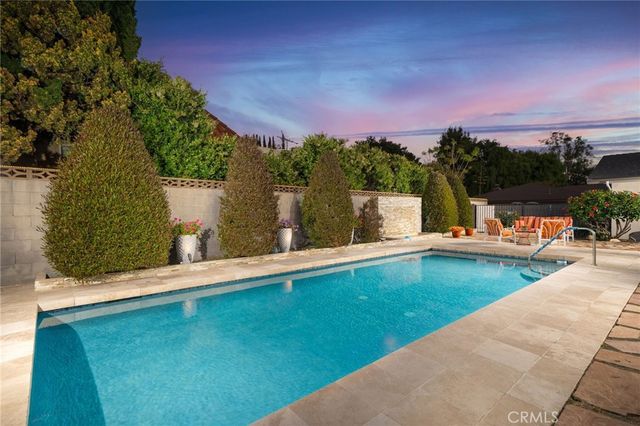 2128 N Villa Maria Road, Claremont, CA 91711