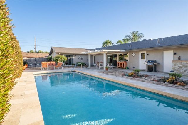 2128 N Villa Maria Road, Claremont, CA 91711