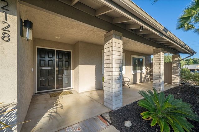 2128 N Villa Maria Road, Claremont, CA 91711