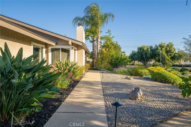 2128 N Villa Maria Road, Claremont, CA 91711