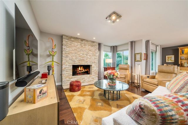 2128 N Villa Maria Road, Claremont, CA 91711