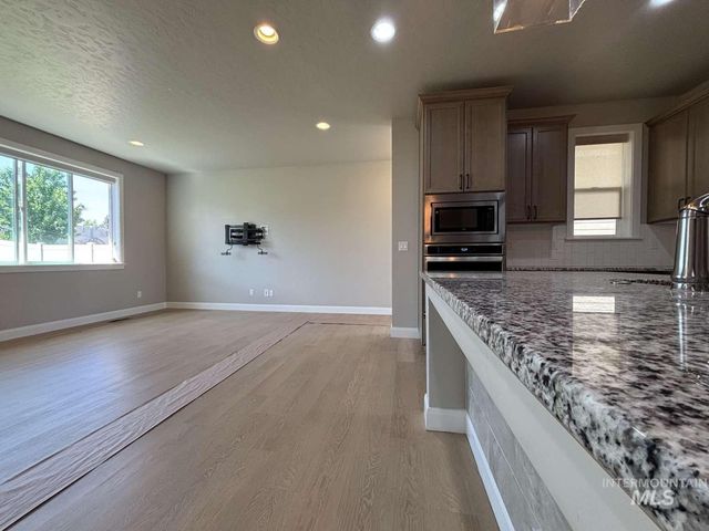 5773 W Riva Capri St, Meridian, ID 83646