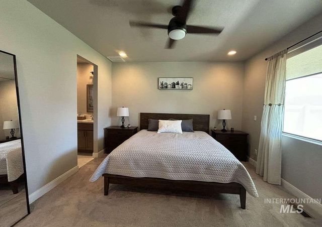 5773 W Riva Capri St, Meridian, ID 83646