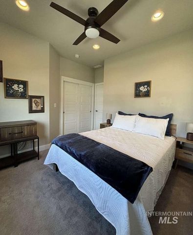 5773 W Riva Capri St, Meridian, ID 83646